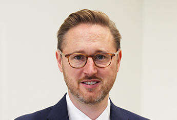 Tom Mowl 350 x 290.jpg